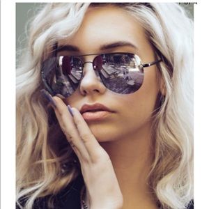 New and authentic Quay x Amanda Steele Muse